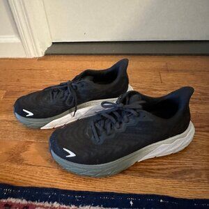 Hoka Arahi 6 Women's 9.5 - Black